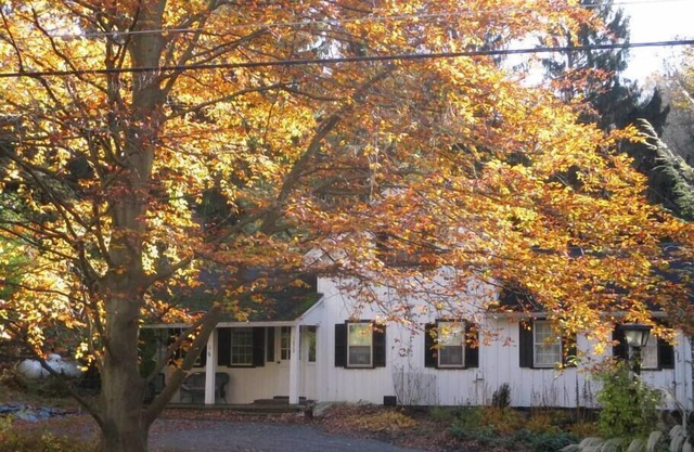 Cottage at Taughannock: State Park, Cayuga Lake, Ithaca, & Cornell
