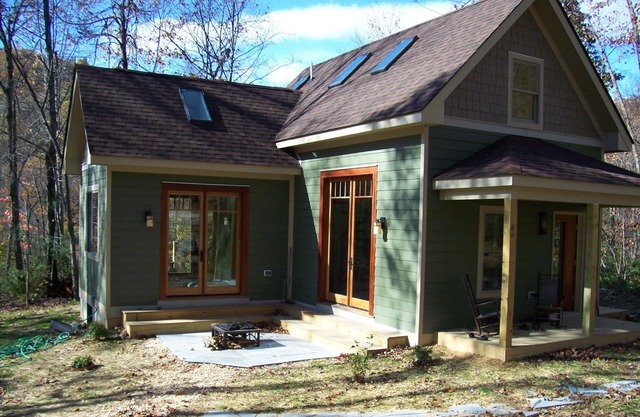 Cottage in the Woods near Wintergreen Resort and Blue Ridge Parkway