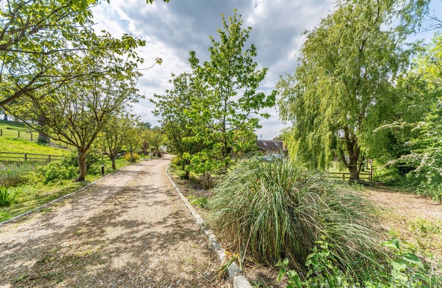 Cottage on outskirts of Arundel with private secure parking