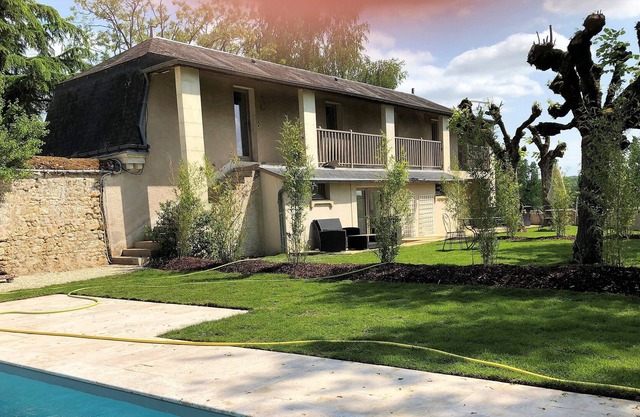 Cottage park with swimming pool, garden, park, Azay le rideau