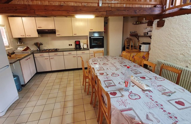 Cottage 'Rochesson - Le Chalet' with Mountain View, Shared Garden and Wi-Fi