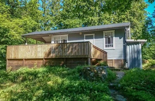 Cottage with hot tub