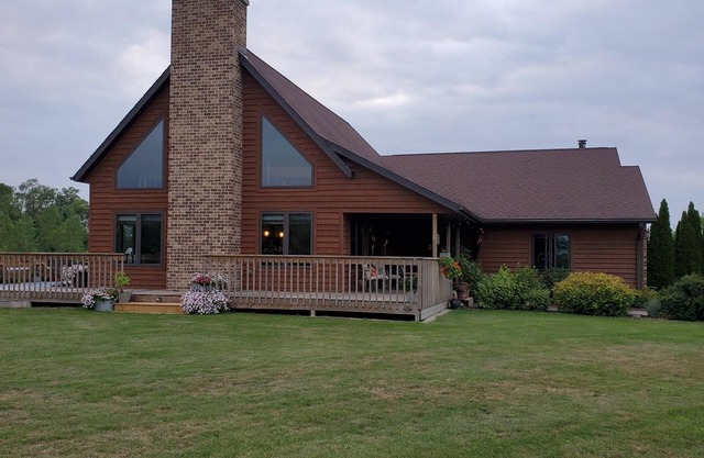 Country beauty on 5 acres