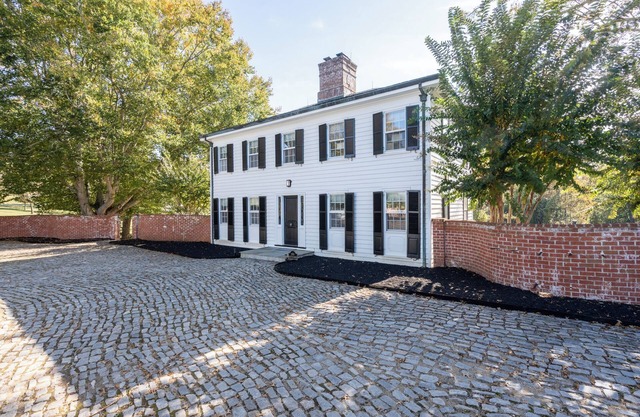 Country Estate with Pickleball & Views, 4-bedroom house in Charlottesville