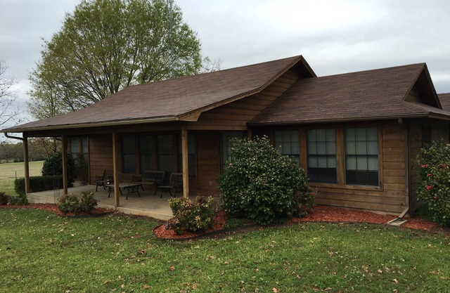 Country Home Near First Monday in Canton, TX - Shop all day then come relax!