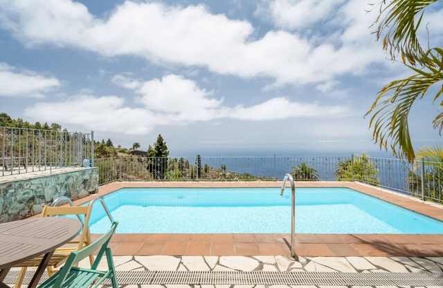 Country House 'Casa Juliana Tijarafe' with Sea View, Private Pool and Wi-Fi