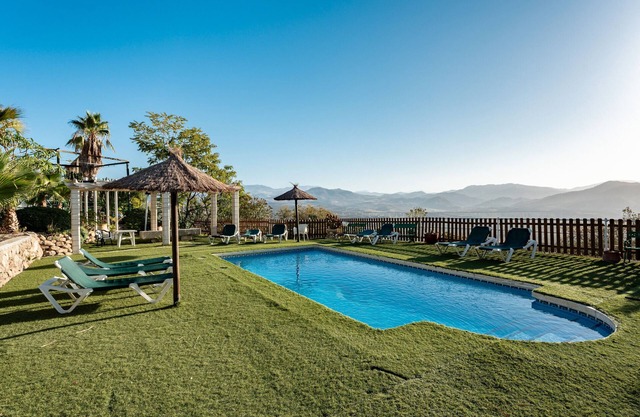 Country House 'Casa Rural Salrima' with Mountain View, Wi-Fi and Air Conditioning