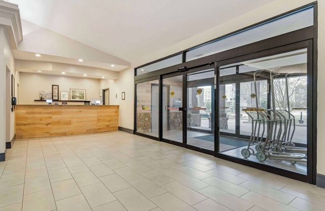 Country Inn & Suites by Radisson, Atlanta Galleria/Ballpark, GA