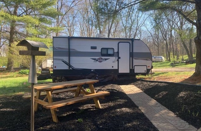 Country Living RV near Six Flags!