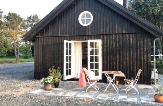 Country-living with a lovely view and own terrace, entrance and parking