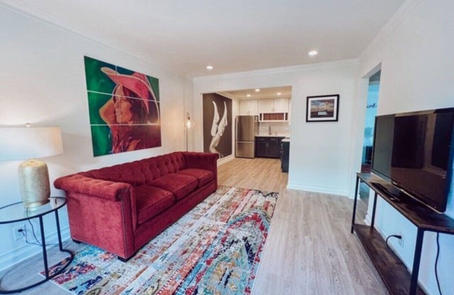 Country Music Themed Condo Steps from Music Row