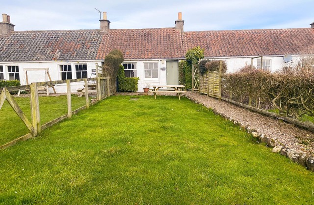 Countryside Cottage in Crail for 2 guests