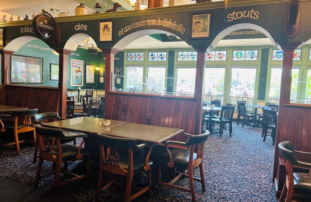 County Clare Irish Hotel & Pub