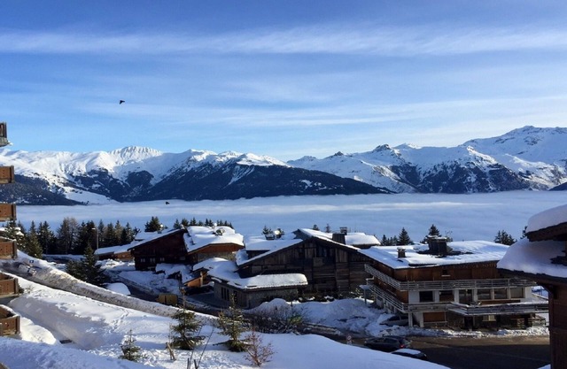 Courchevel 1850, 2-3 people, in the heart of the resort, ski-in ski-out
