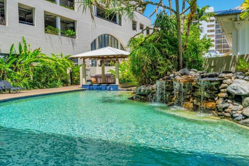 Courthouse Suite - Spacious Haven near Cairns Lagoon