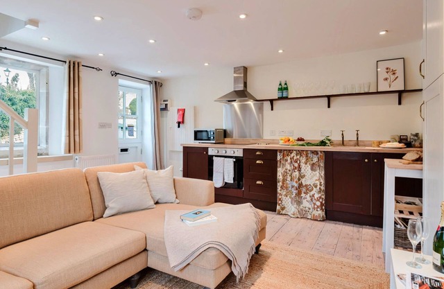 Courtside Cottage by Interhome