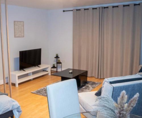 Cozy 1 Bed in Canary Wharf - Near Excel & Greenwich With Gym Acces