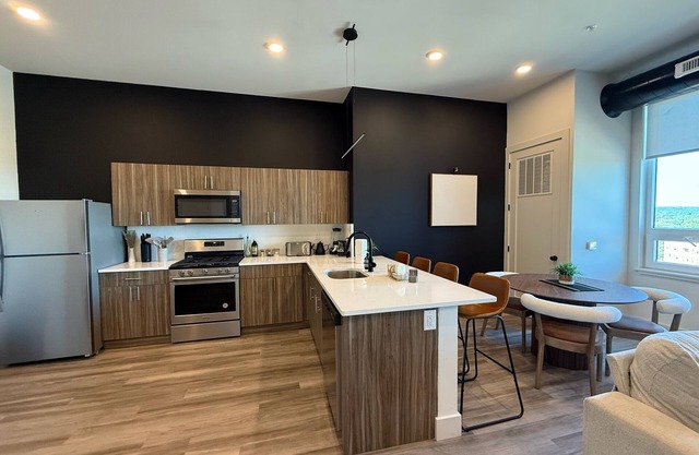 Cozy 1-bedroom apartment with AC in charming East Orange