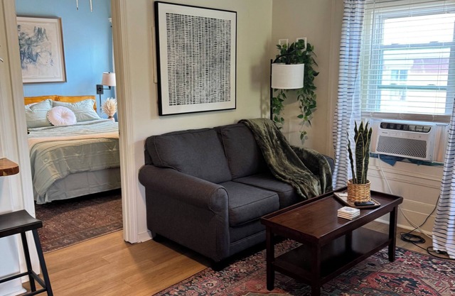 Cozy 1-bedroom apartment - 5 Min walk to Church St