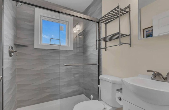 Cozy 1-bedroom condo in Lavallette, located 1 block from beach