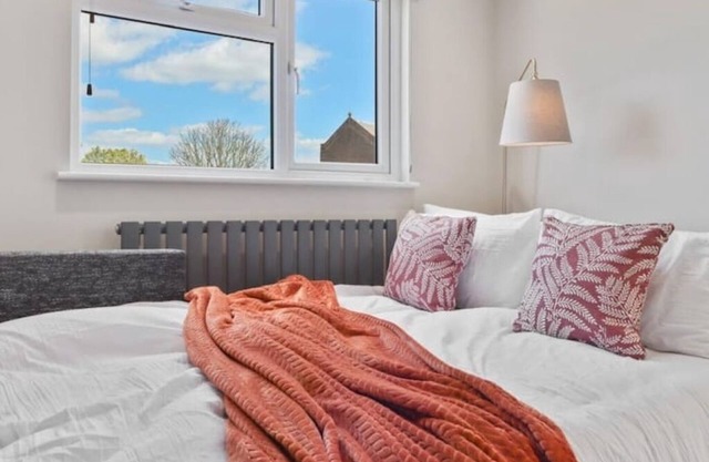 Cozy 1-Bedroom Escape Near Stadium – Harrow Bliss