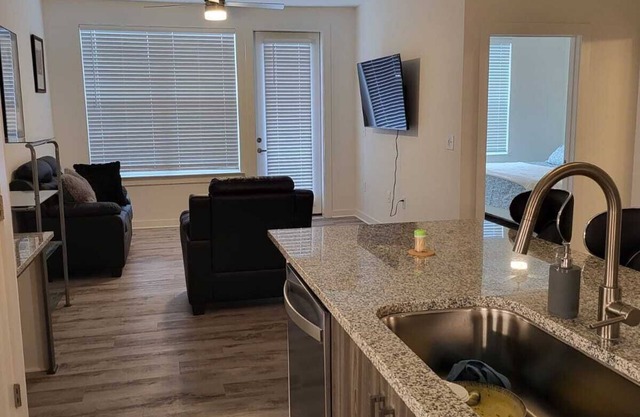 Cozy 1-Bedroom Oasis in the Heart of Duluth hwy-85