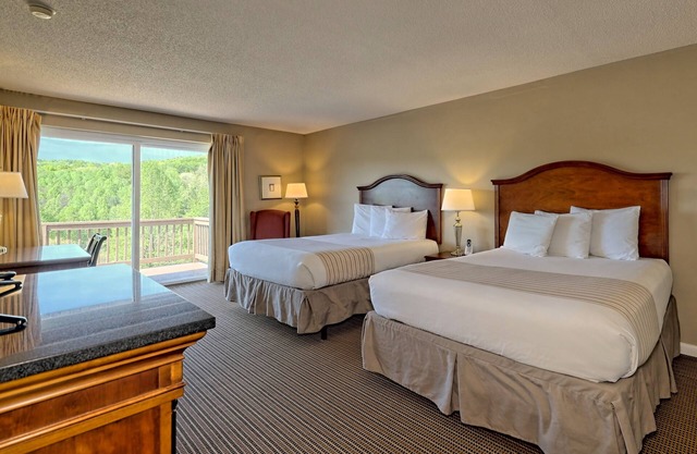 Cozy 1-Bedroom Retreat in Clayton with Mountain Views and Resort Access