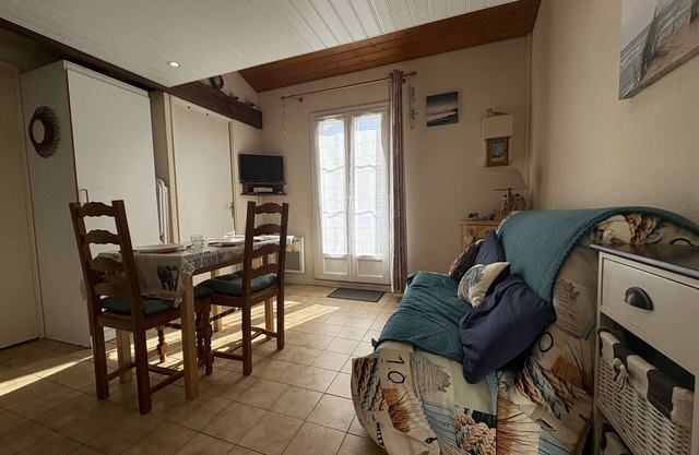 Cozy 1-BR Apt with Mezzanine, Balcony, Near Beach & Parking - Dolus-d'Oléron