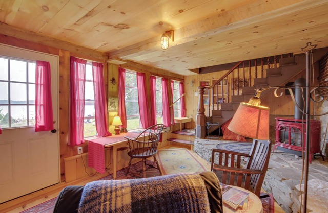 Cozy 1930’s-style Waterfront Maine Cabin w/Dock!