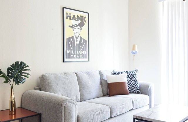Cozy 1BR Loft | Capitol Convenience
