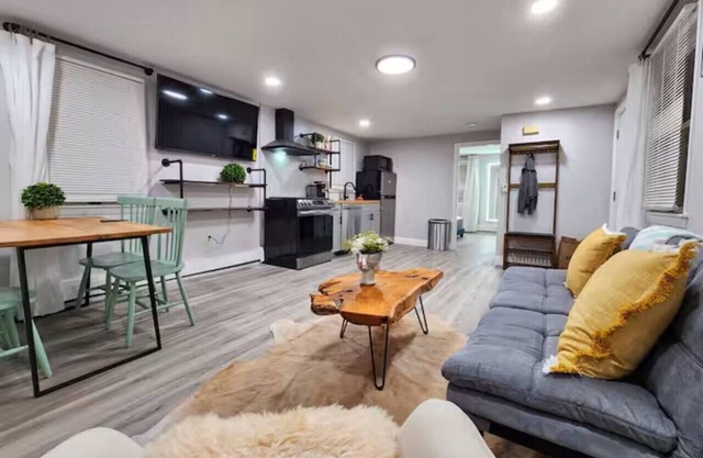 Cozy 1BR Retreat Near Revere Beach & Boston