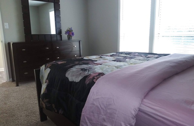 Cozy 2 bed 2.5bath.1.5 miles from braves stadium