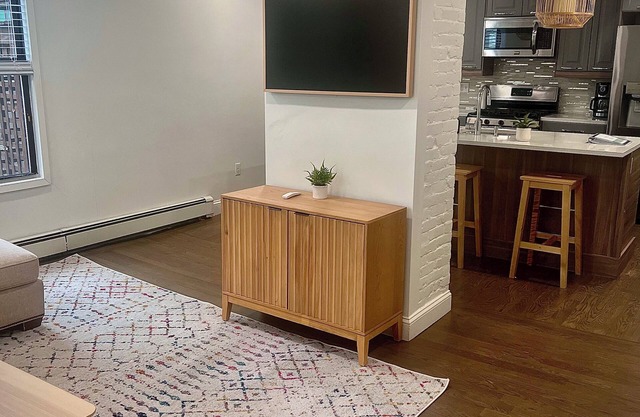 Cozy 2 Bed Condo with 2 Parking Spots and Washer-Dryer