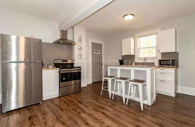 Cozy 2-Bedroom, 2 Bathroom Getaway