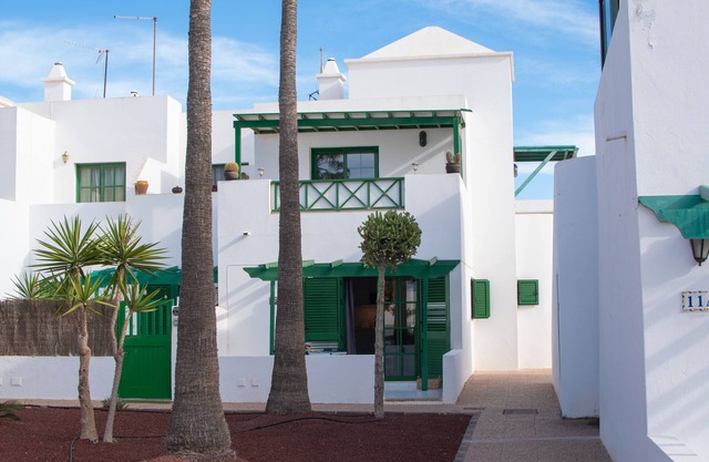 COZY 2 BEDROOM APARTMENT IN THE CENTER OF PLAYA BLANCA CLOSE TO PLAYA DORADA
