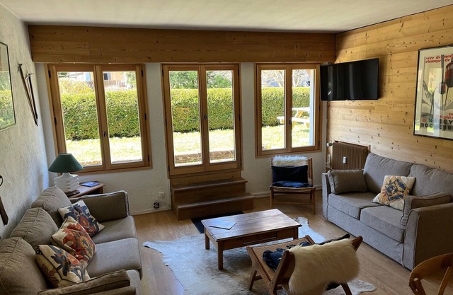 Cozy 2-Bedroom Apartment in Megève – Close to Center & Ski Lift, Terrace, Parking, Wifi