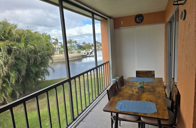 Cozy 2-bedroom condo with WiFi, AC in charming Punta Gorda