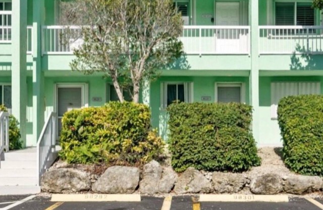 Cozy 2-bedroom condo with AC, WiFi in charming Key Largo