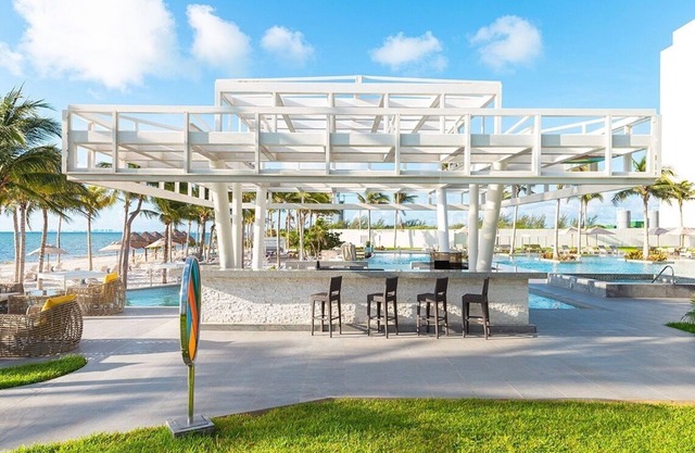 Cozy 2-bedroom condo with AC, fitness room in amazing Cancún