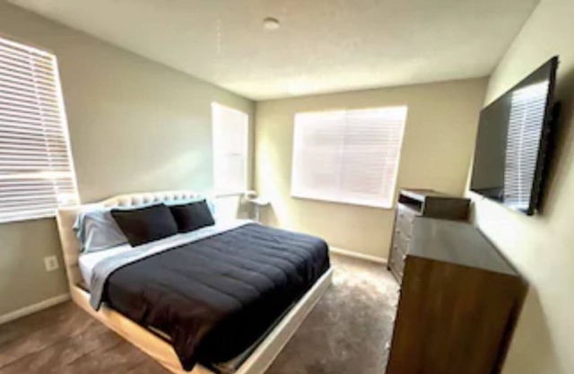 Cozy 2 Bedroom Near Hard Rock Stadium