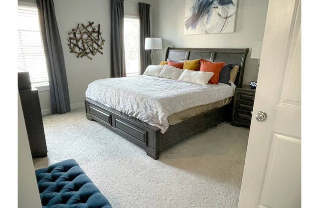 Cozy 2-Bedroom & Office Corporate Stay Townhome