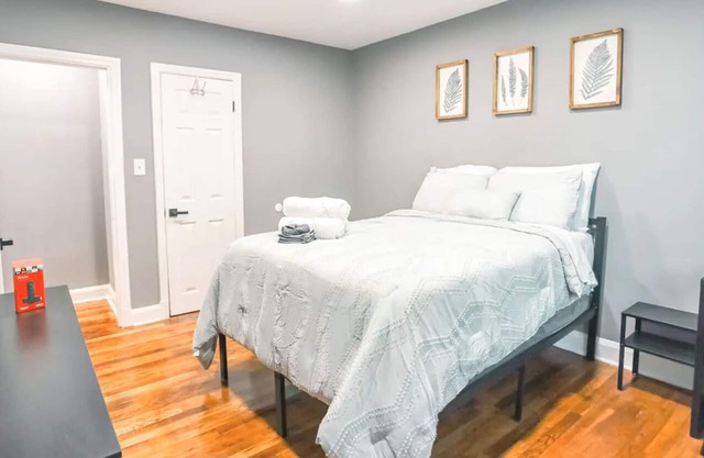 Cozy 2-Bedroom Rental Unit w/ Free Parking