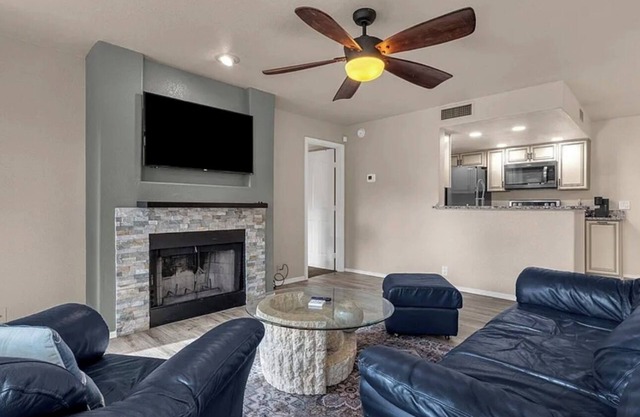 Cozy 2-BR apartment in charming Fountain Hills & gorgeous red mountains around