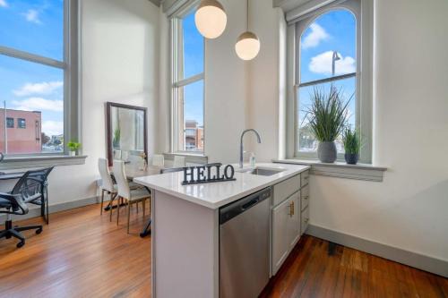 Cozy 2-BR Loft in the Heart of Louisville #210