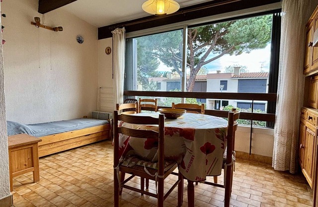 Cozy 2-room apartment with pool, 500m from beach, parking, and tennis court in Argelès-sur-Mer