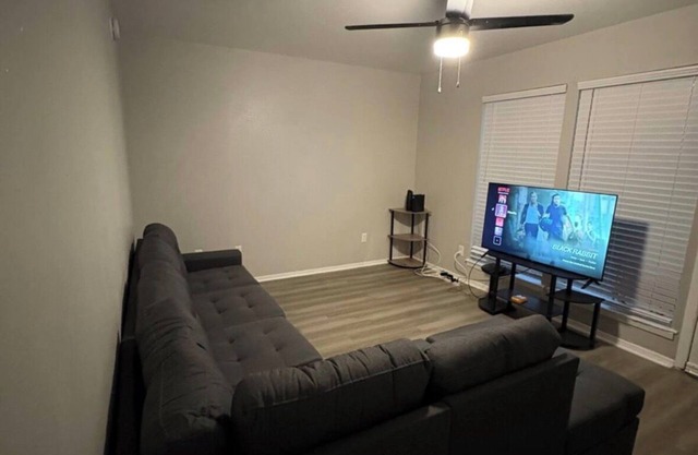 Cozy 2 Story 2-Bedroom Townhome w/Private Front Patio