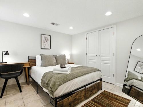 Cozy 2BR Flat - Walk to METRO Union Market
