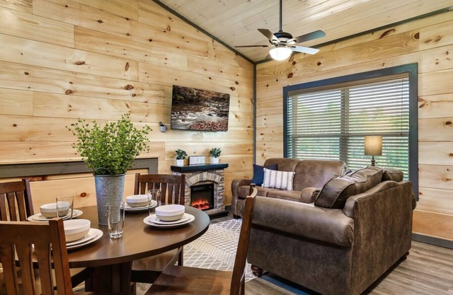 Cozy 2BR | HOT TUB | Pets Welcome!