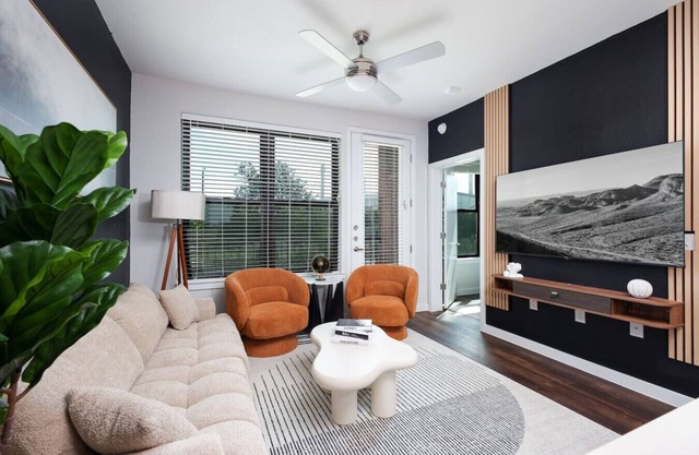 Cozy 2BR-w/Parking, Near Rvrwalk, Dome & Conv Ctr
