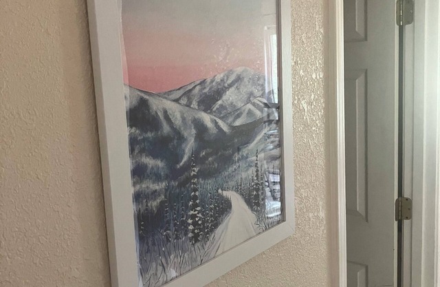 Cozy 3-bedroom apartment in family-friendly Fairbanks neighborhood